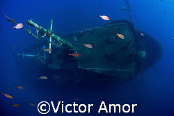 Over the wreck by Victor Amor 